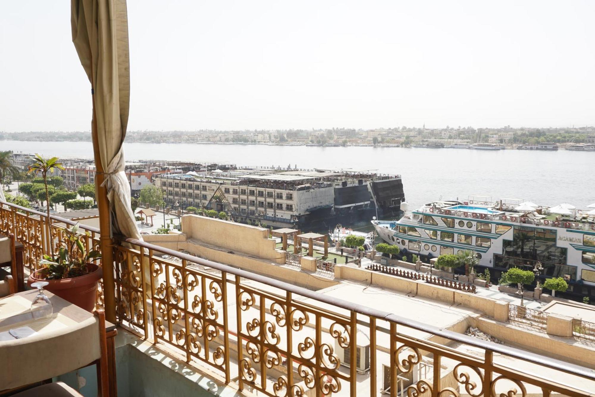 Merry Land Hotel & Roof Top Nile Restaurant Luxor Esterno foto