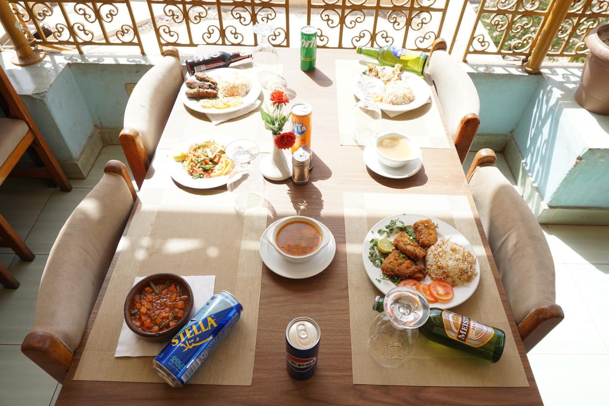 Merry Land Hotel & Roof Top Nile Restaurant Luxor Esterno foto